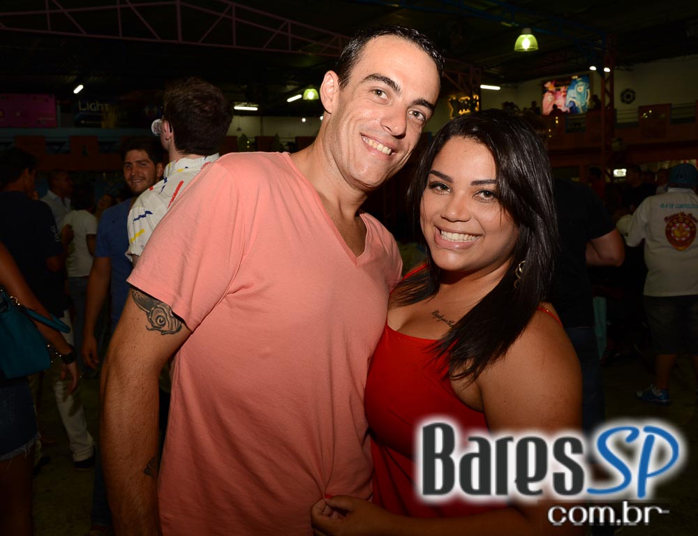 Ensaios da Escola de Samba Rosas de Ouro para o Carnaval de São Paulo 2015 Ensaios da Escola de Samba Rosas de Ouro para o Carnaval de São Paulo 2015