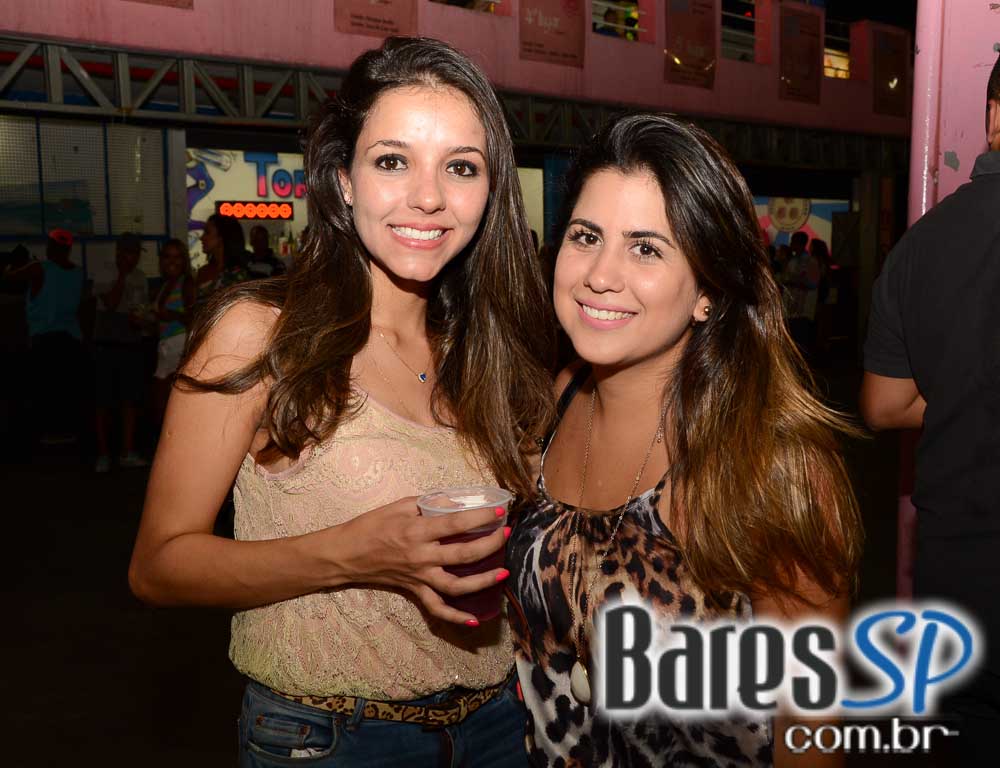 Ensaios da Escola de Samba Rosas de Ouro para o Carnaval de São Paulo 2015 Ensaios da Escola de Samba Rosas de Ouro para o Carnaval de São Paulo 2015