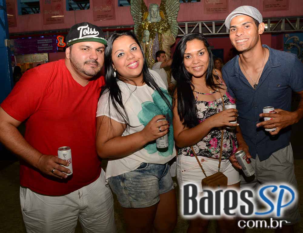 Ensaios da Escola de Samba Rosas de Ouro para o Carnaval de São Paulo 2015 Ensaios da Escola de Samba Rosas de Ouro para o Carnaval de São Paulo 2015