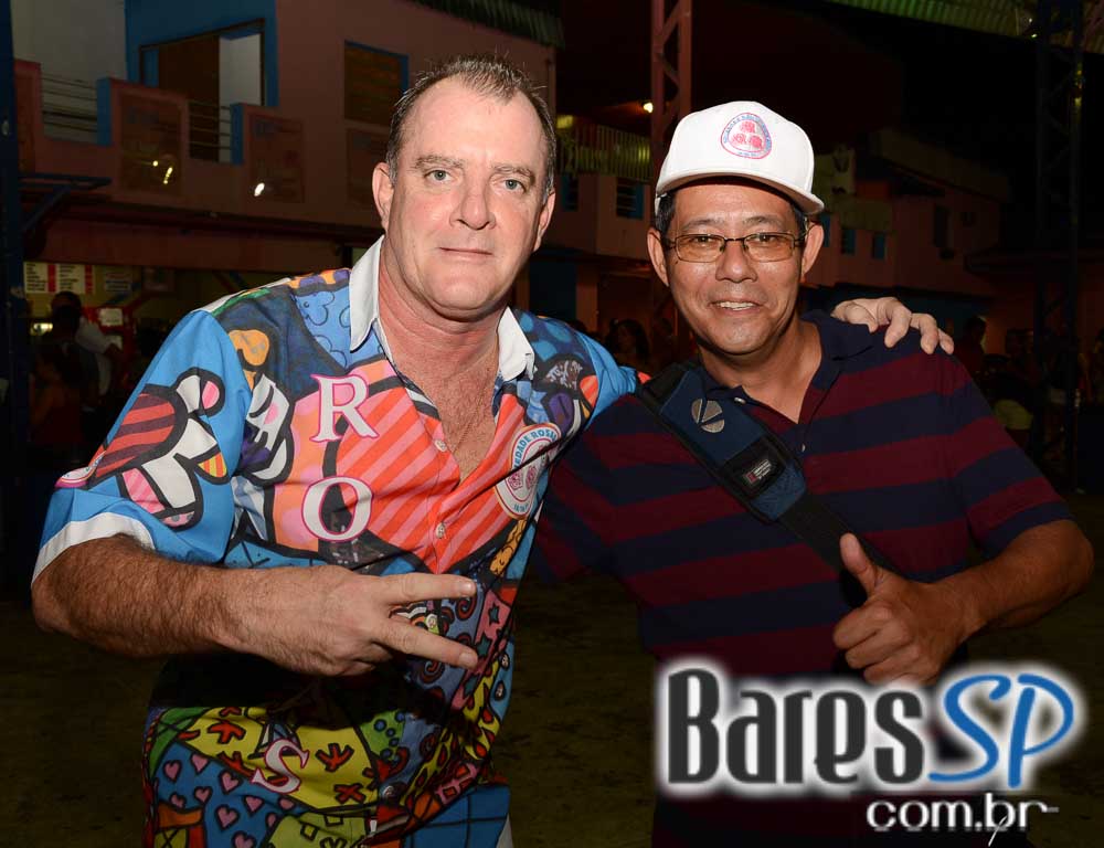 Ensaios da Escola de Samba Rosas de Ouro para o Carnaval de São Paulo 2015 Ensaios da Escola de Samba Rosas de Ouro para o Carnaval de São Paulo 2015