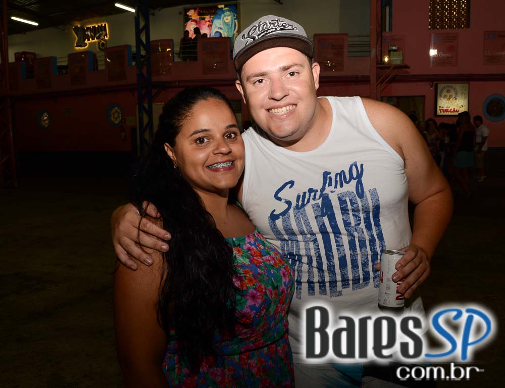 Ensaios da Escola de Samba Rosas de Ouro para o Carnaval de São Paulo 2015 Ensaios da Escola de Samba Rosas de Ouro para o Carnaval de São Paulo 2015