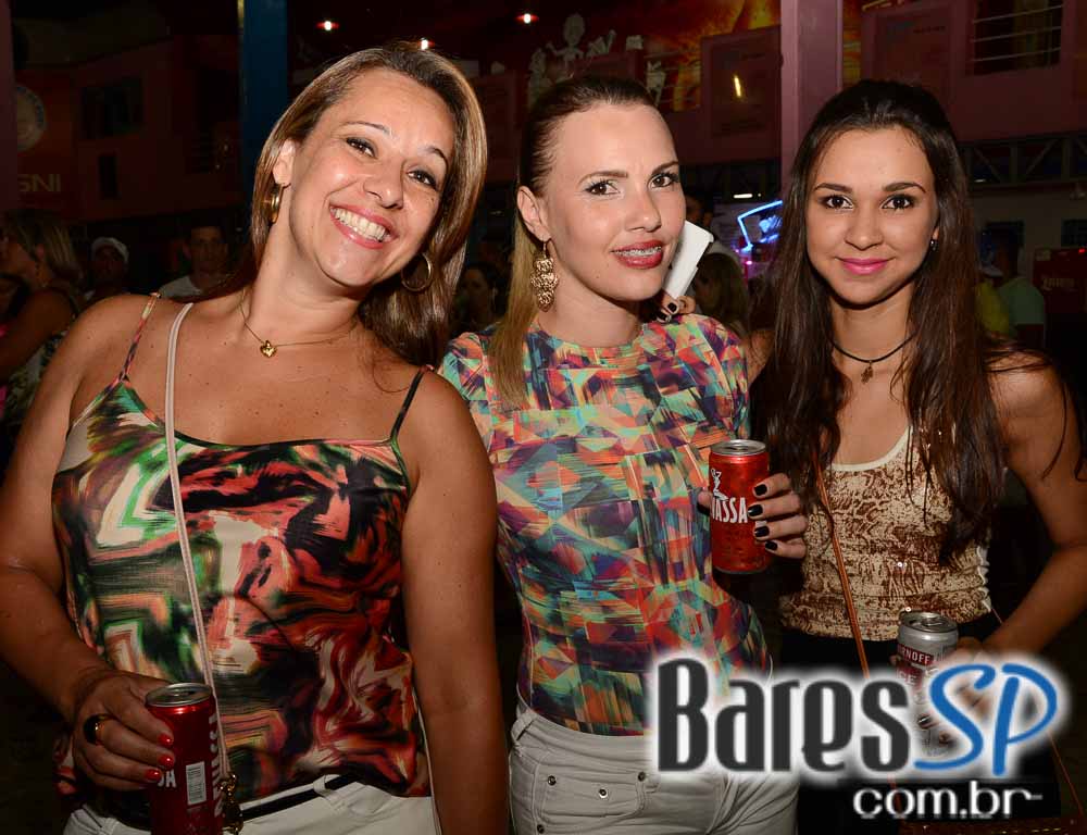 Ensaios da Escola de Samba Rosas de Ouro para o Carnaval de São Paulo 2015 Ensaios da Escola de Samba Rosas de Ouro para o Carnaval de São Paulo 2015