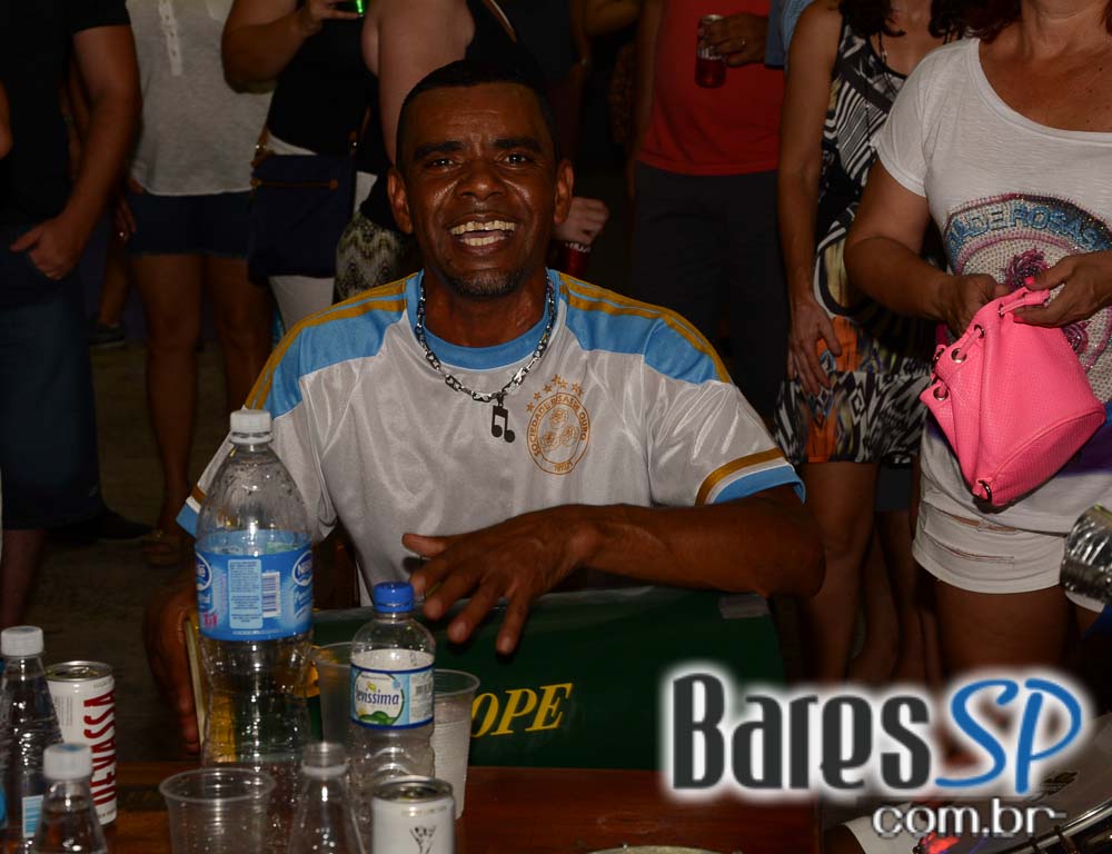 Ensaios da Escola de Samba Rosas de Ouro para o Carnaval de São Paulo 2015 Ensaios da Escola de Samba Rosas de Ouro para o Carnaval de São Paulo 2015