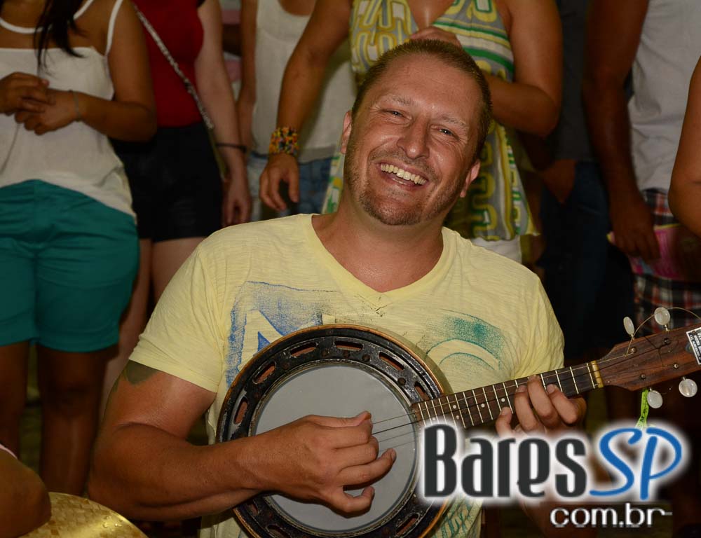 Ensaios da Escola de Samba Rosas de Ouro para o Carnaval de São Paulo 2015 Ensaios da Escola de Samba Rosas de Ouro para o Carnaval de São Paulo 2015