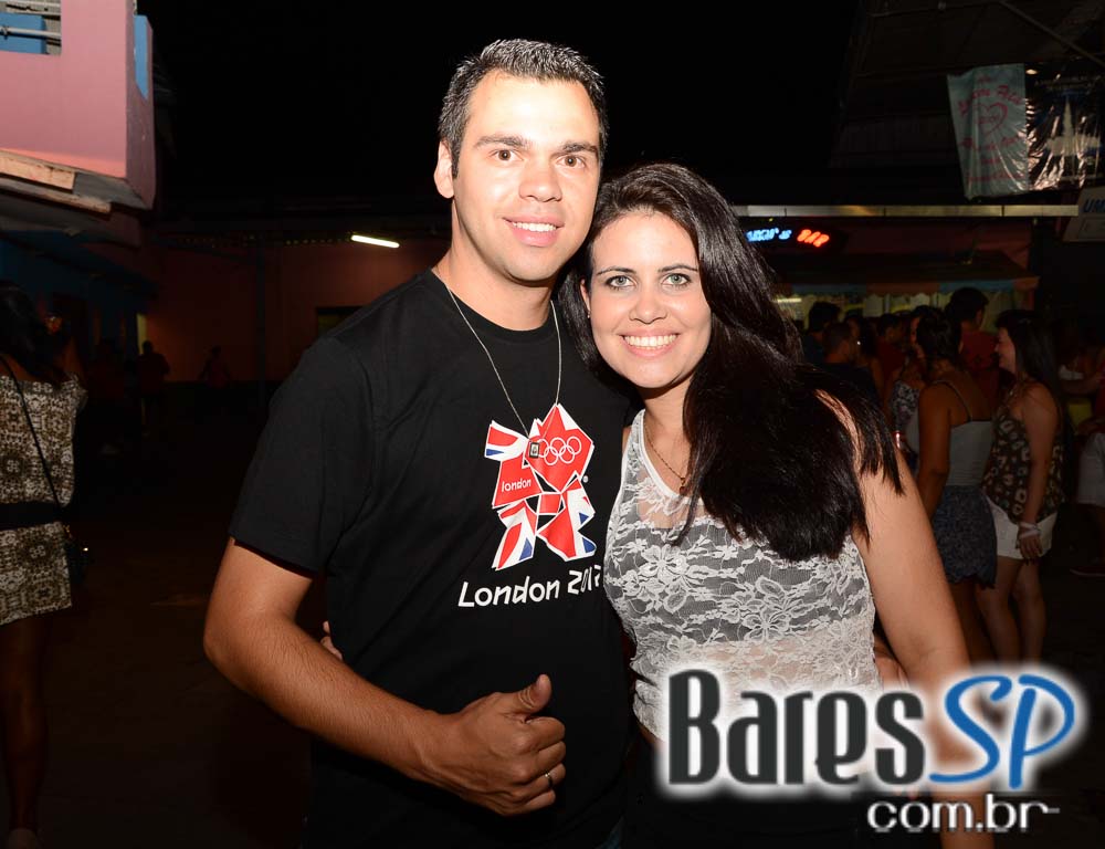 Ensaios da Escola de Samba Rosas de Ouro para o Carnaval de São Paulo 2015 Ensaios da Escola de Samba Rosas de Ouro para o Carnaval de São Paulo 2015