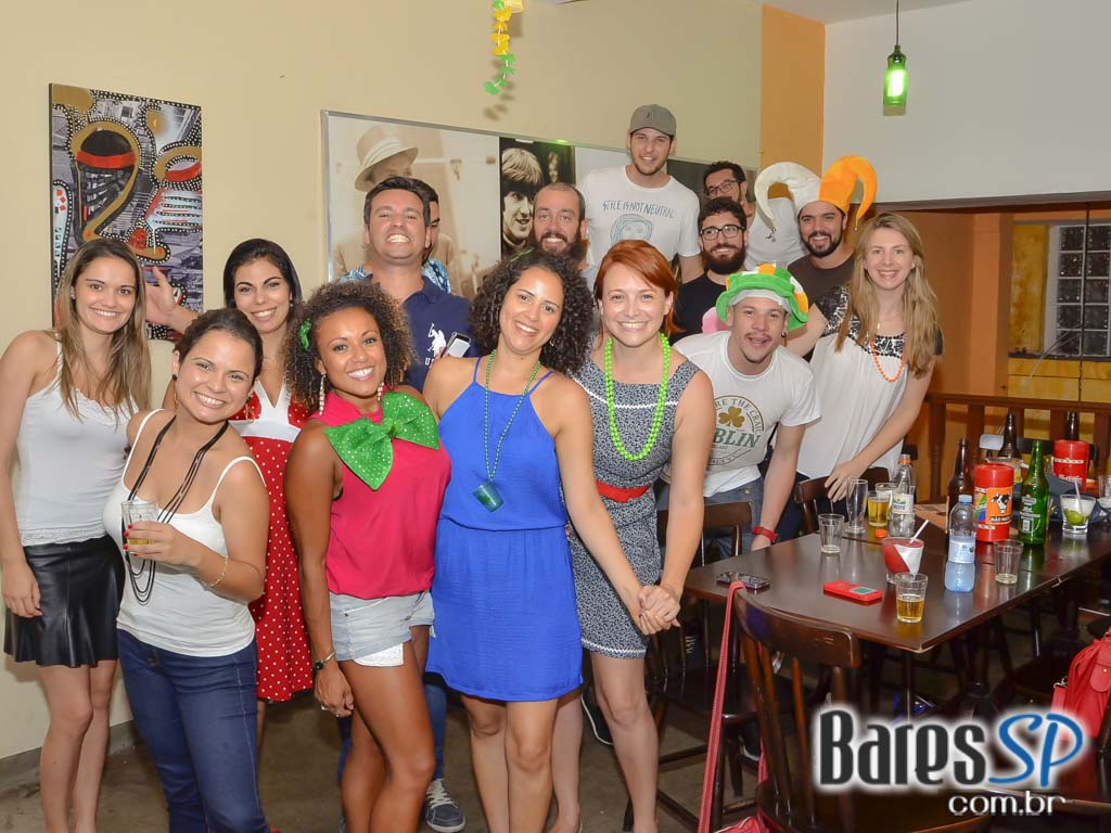 Bar Amigos do Zé ofereceu happy hour descontraído e animado nesta sexta-feira Bar Amigos do Zé ofereceu happy hour descontraído e animado nesta sexta-feira
