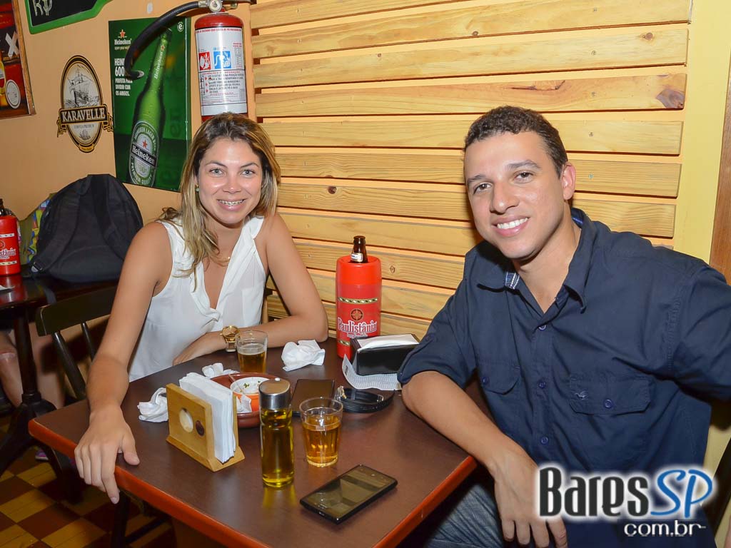 Bar Amigos do Zé ofereceu happy hour descontraído e animado nesta sexta-feira Bar Amigos do Zé ofereceu happy hour descontraído e animado nesta sexta-feira
