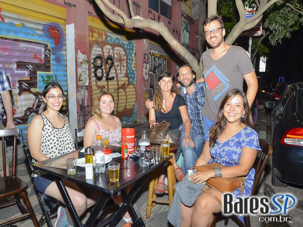 Bar Amigos do Zé ofereceu happy hour descontraído e animado nesta sexta-feira Bar Amigos do Zé ofereceu happy hour descontraído e animado nesta sexta-feira