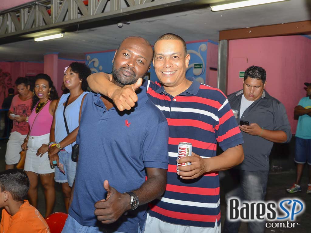 Ensaios da Escola de Samba Rosas de Ouro para o Carnaval de São Paulo 2015 Ensaios da Escola de Samba Rosas de Ouro para o Carnaval de São Paulo 2015