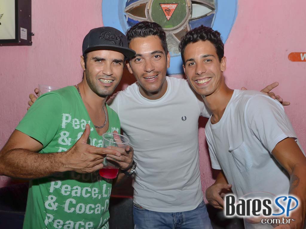 Ensaios da Escola de Samba Rosas de Ouro para o Carnaval de São Paulo 2015 Ensaios da Escola de Samba Rosas de Ouro para o Carnaval de São Paulo 2015