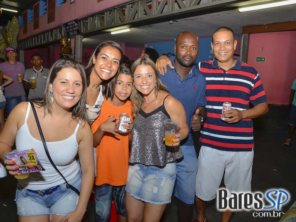 Ensaios da Escola de Samba Rosas de Ouro para o Carnaval de São Paulo 2015 Ensaios da Escola de Samba Rosas de Ouro para o Carnaval de São Paulo 2015