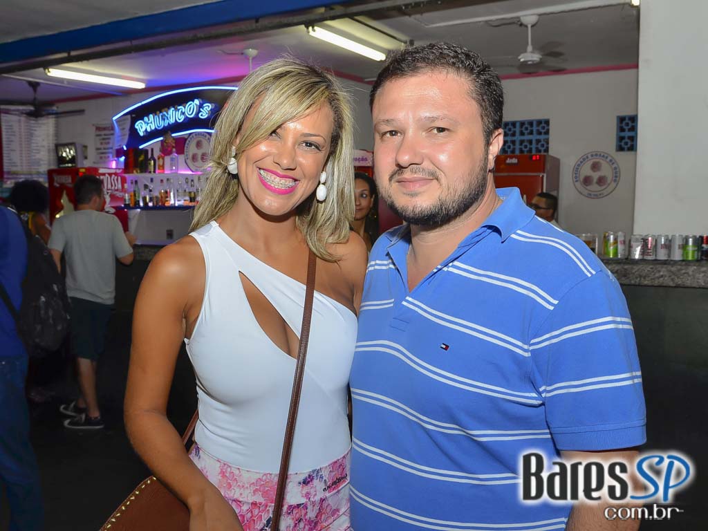 Ensaios da Escola de Samba Rosas de Ouro para o Carnaval de São Paulo 2015 Ensaios da Escola de Samba Rosas de Ouro para o Carnaval de São Paulo 2015