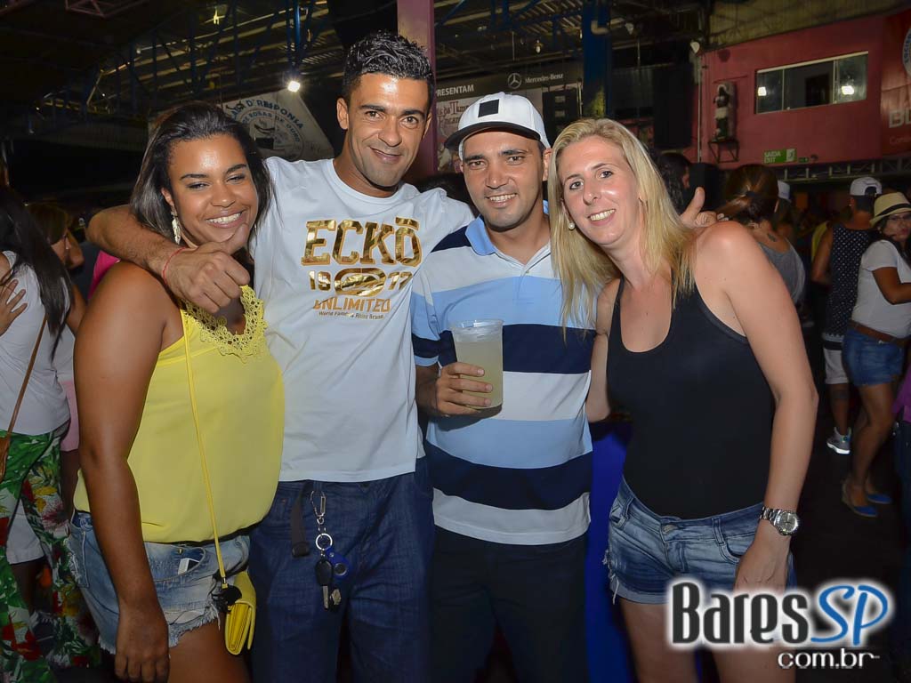 Ensaios da Escola de Samba Rosas de Ouro para o Carnaval de São Paulo 2015 Ensaios da Escola de Samba Rosas de Ouro para o Carnaval de São Paulo 2015