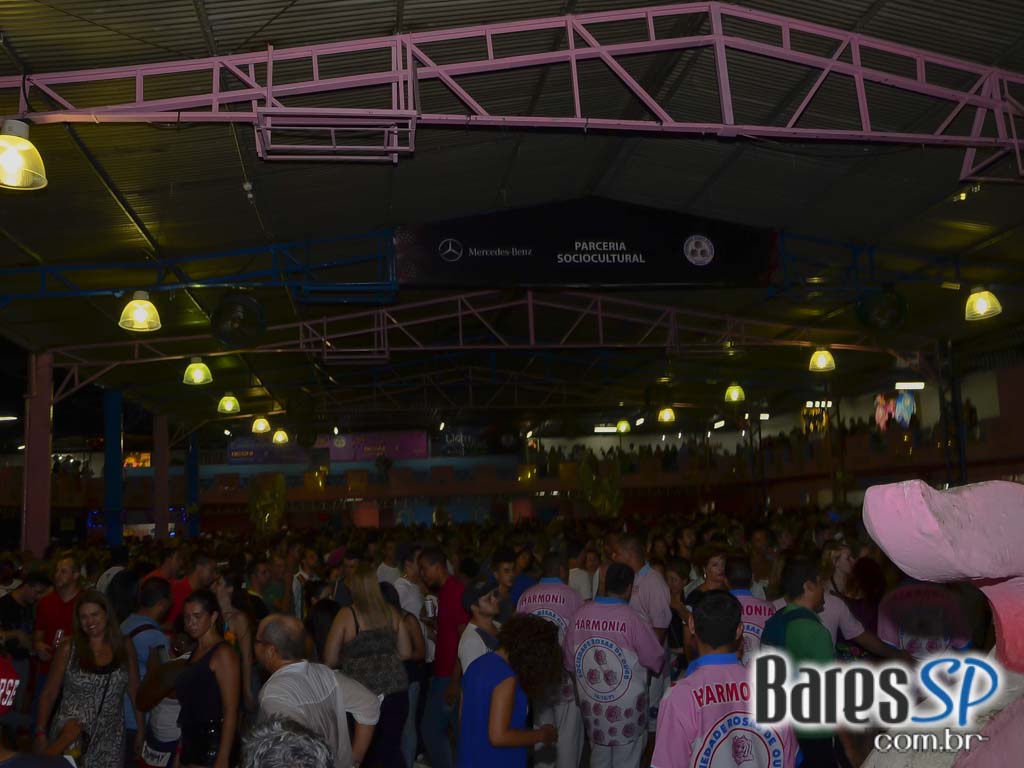 Ensaios da Escola de Samba Rosas de Ouro para o Carnaval de São Paulo 2015 Ensaios da Escola de Samba Rosas de Ouro para o Carnaval de São Paulo 2015