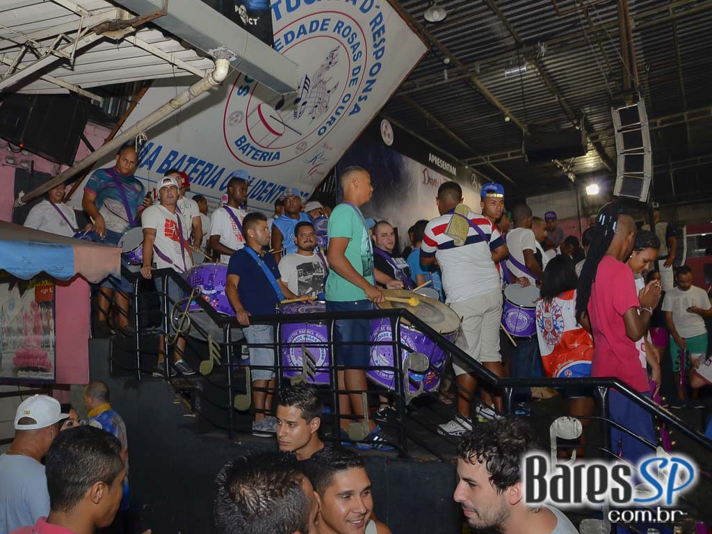 Ensaios da Escola de Samba Rosas de Ouro para o Carnaval de São Paulo 2015 Ensaios da Escola de Samba Rosas de Ouro para o Carnaval de São Paulo 2015