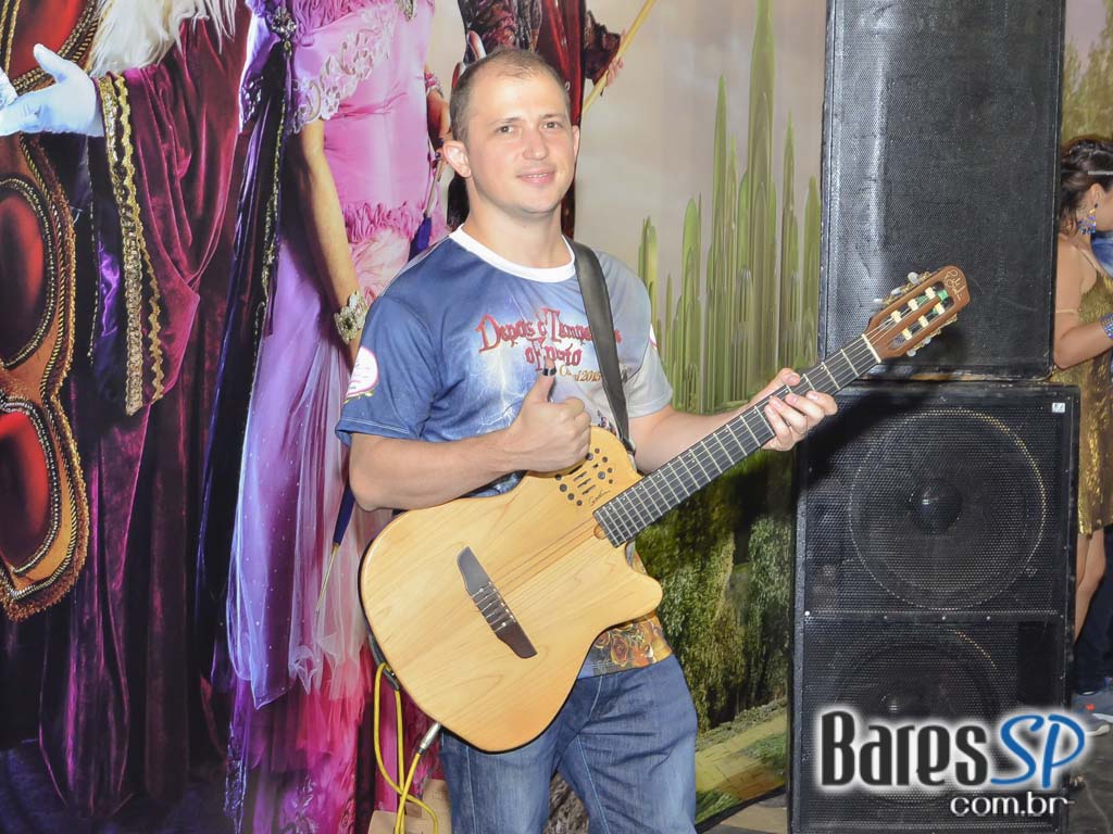 Ensaios da Escola de Samba Rosas de Ouro para o Carnaval de São Paulo 2015 Ensaios da Escola de Samba Rosas de Ouro para o Carnaval de São Paulo 2015