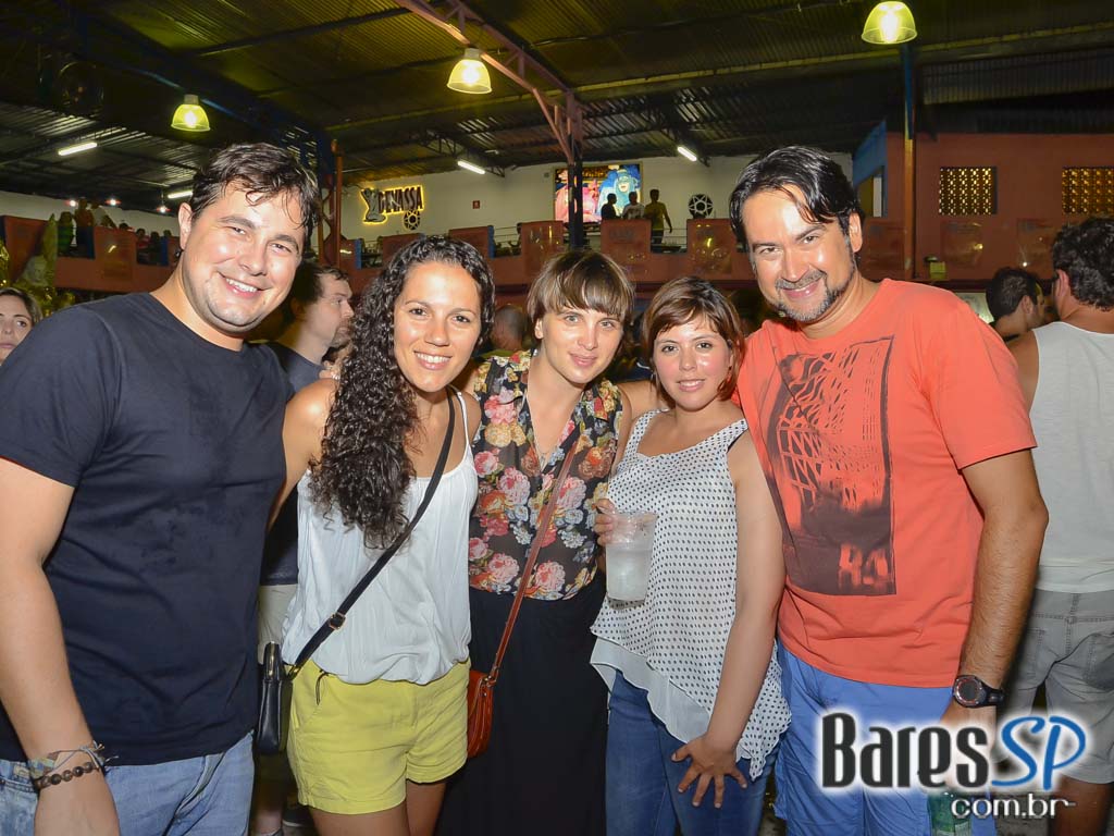 Ensaios da Escola de Samba Rosas de Ouro para o Carnaval de São Paulo 2015 Ensaios da Escola de Samba Rosas de Ouro para o Carnaval de São Paulo 2015