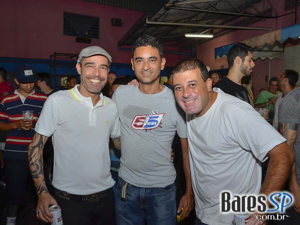 Ensaios da Escola de Samba Rosas de Ouro para o Carnaval de São Paulo 2015 Ensaios da Escola de Samba Rosas de Ouro para o Carnaval de São Paulo 2015