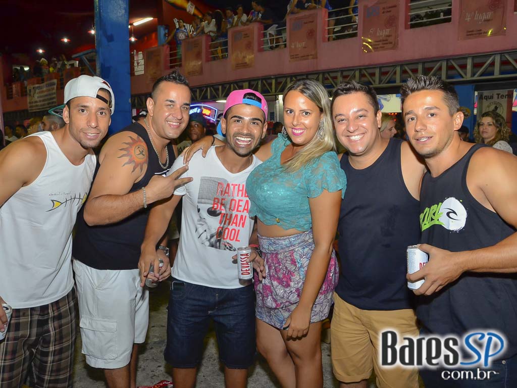 Ensaios da Escola de Samba Rosas de Ouro para o Carnaval de São Paulo 2015 Ensaios da Escola de Samba Rosas de Ouro para o Carnaval de São Paulo 2015