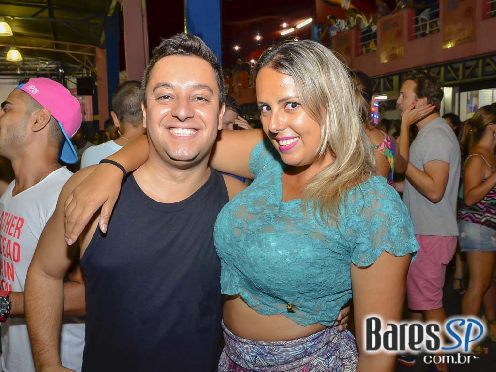 Ensaios da Escola de Samba Rosas de Ouro para o Carnaval de São Paulo 2015 Ensaios da Escola de Samba Rosas de Ouro para o Carnaval de São Paulo 2015