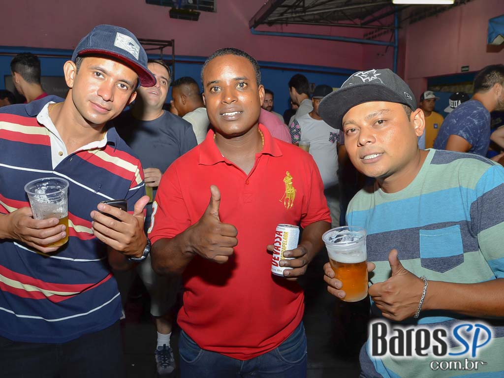 Ensaios da Escola de Samba Rosas de Ouro para o Carnaval de São Paulo 2015 Ensaios da Escola de Samba Rosas de Ouro para o Carnaval de São Paulo 2015