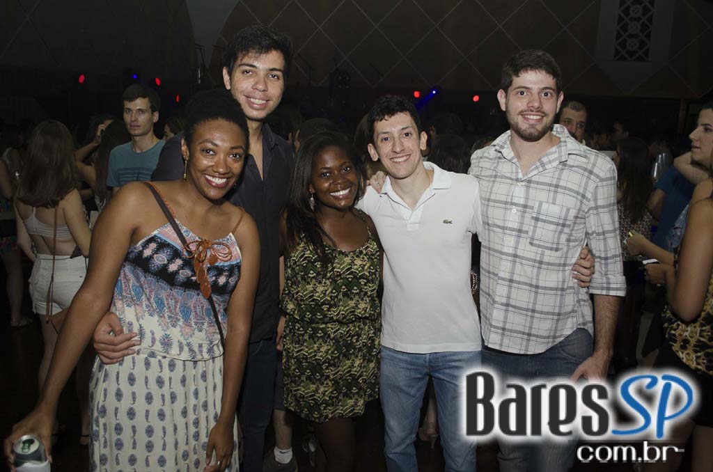 Bloco do Sargento Pimenta se apresentou no Cine Joia em São Paulo Bloco do Sargento Pimenta se apresentou no Cine Joia em São Paulo