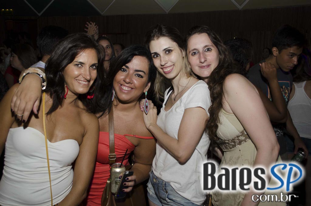 Bloco do Sargento Pimenta se apresentou no Cine Joia em São Paulo Bloco do Sargento Pimenta se apresentou no Cine Joia em São Paulo