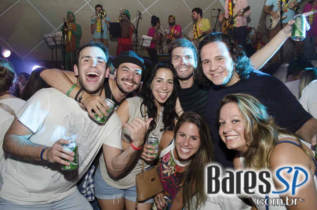 Bloco do Sargento Pimenta se apresentou no Cine Joia em São Paulo Bloco do Sargento Pimenta se apresentou no Cine Joia em São Paulo