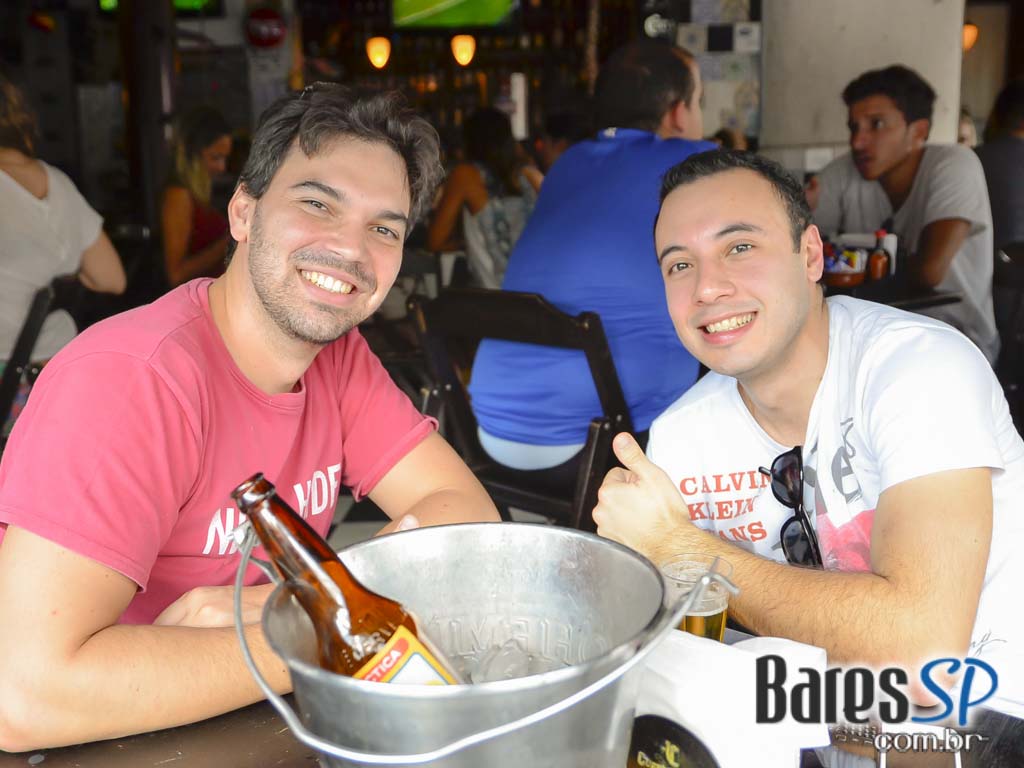 Sábado foi dia de Feijoada ao som de Pop, Rock e MPB no Porto Madalena Sábado foi dia de Feijoada ao som de Pop, Rock e MPB no Porto Madalena