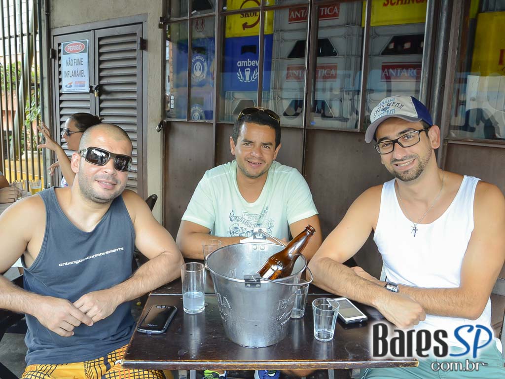 Sábado foi dia de Feijoada ao som de Pop, Rock e MPB no Porto Madalena Sábado foi dia de Feijoada ao som de Pop, Rock e MPB no Porto Madalena