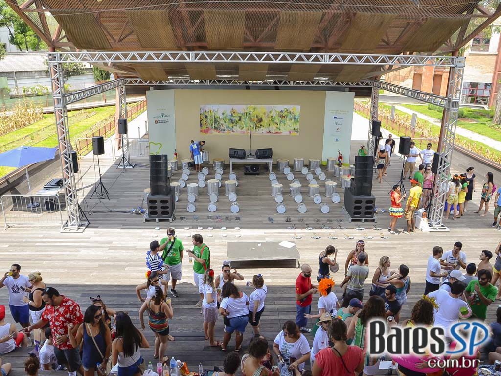 Ensaio aberto do Bloco Bangalafumenga aconteceu no sábado na Praça Victor Civita Ensaio aberto do Bloco Bangalafumenga aconteceu no sábado na Praça Victor Civita