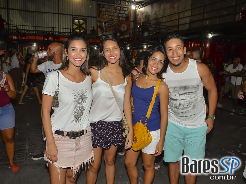 Ensaios da Escola de Samba Mocidade Alegre para o Carnaval de São Paulo 2015 Ensaios da Escola de Samba Mocidade Alegre para o Carnaval de São Paulo 2015