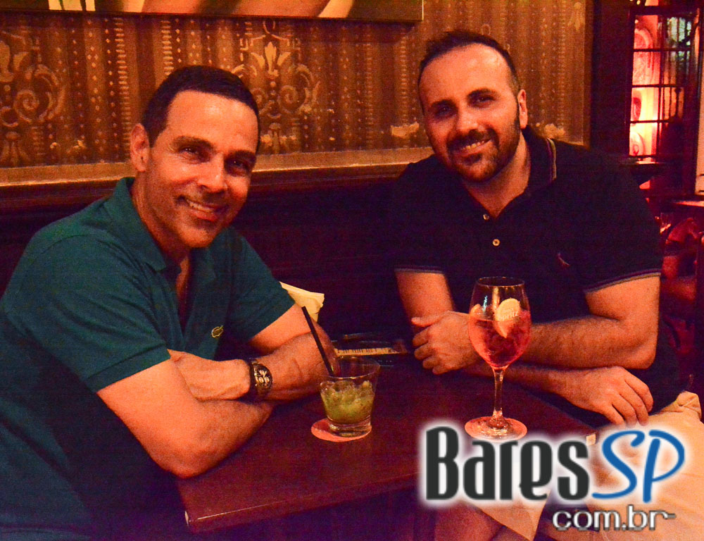 Drosophyla Bar ofereceu happy hour descontraído que animou a noite de sexta-feira Drosophyla Bar ofereceu happy hour descontraído que animou a noite de sexta-feira