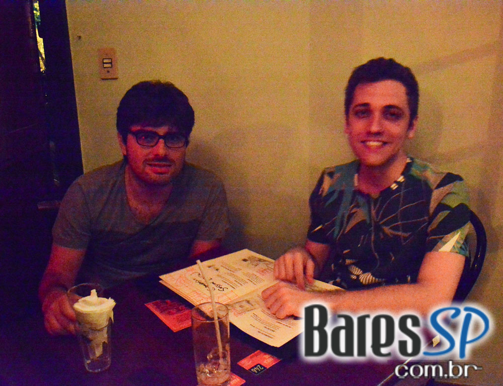 Drosophyla Bar ofereceu happy hour descontraído que animou a noite de sexta-feira Drosophyla Bar ofereceu happy hour descontraído que animou a noite de sexta-feira