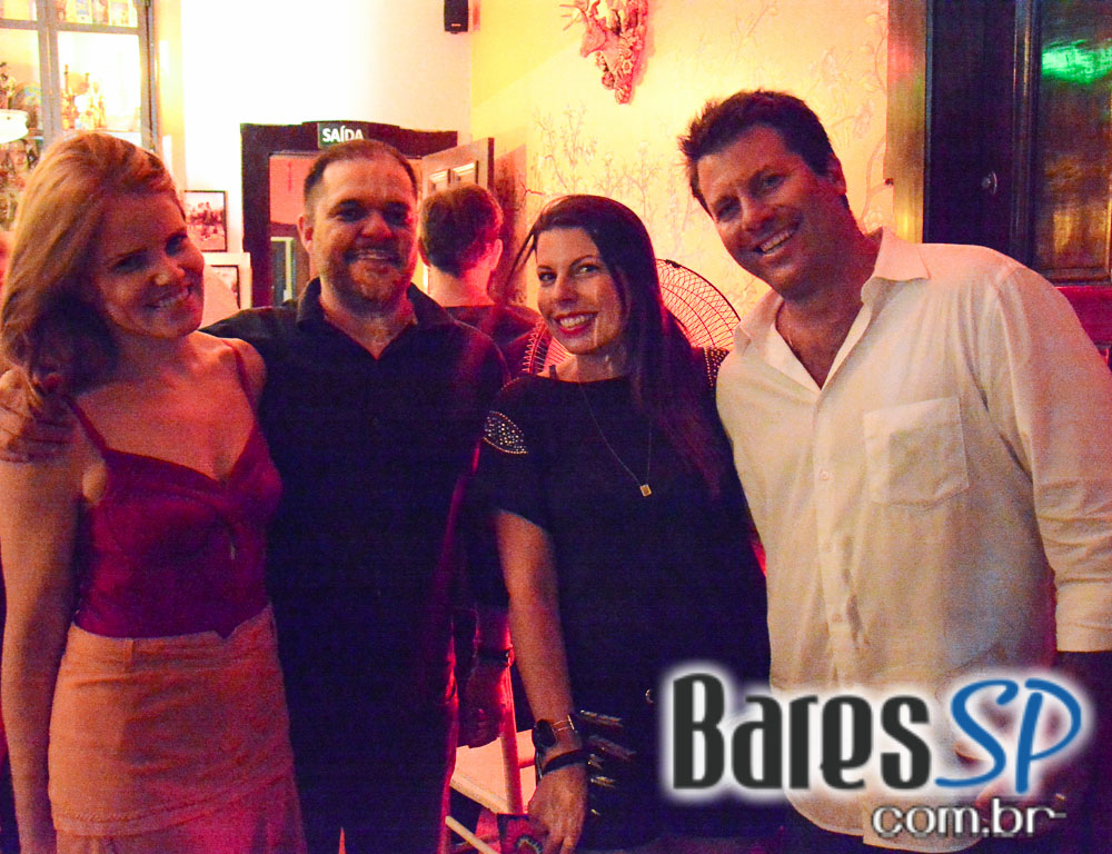 Drosophyla Bar ofereceu happy hour descontraído que animou a noite de sexta-feira Drosophyla Bar ofereceu happy hour descontraído que animou a noite de sexta-feira