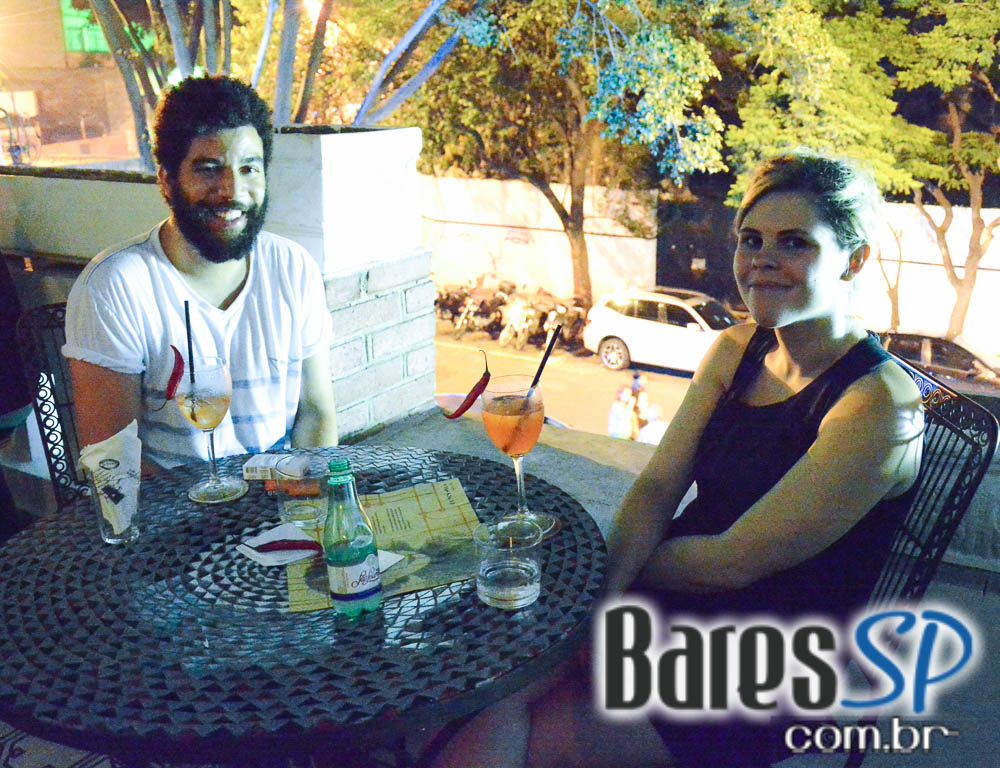 Drosophyla Bar ofereceu happy hour descontraído que animou a noite de sexta-feira Drosophyla Bar ofereceu happy hour descontraído que animou a noite de sexta-feira