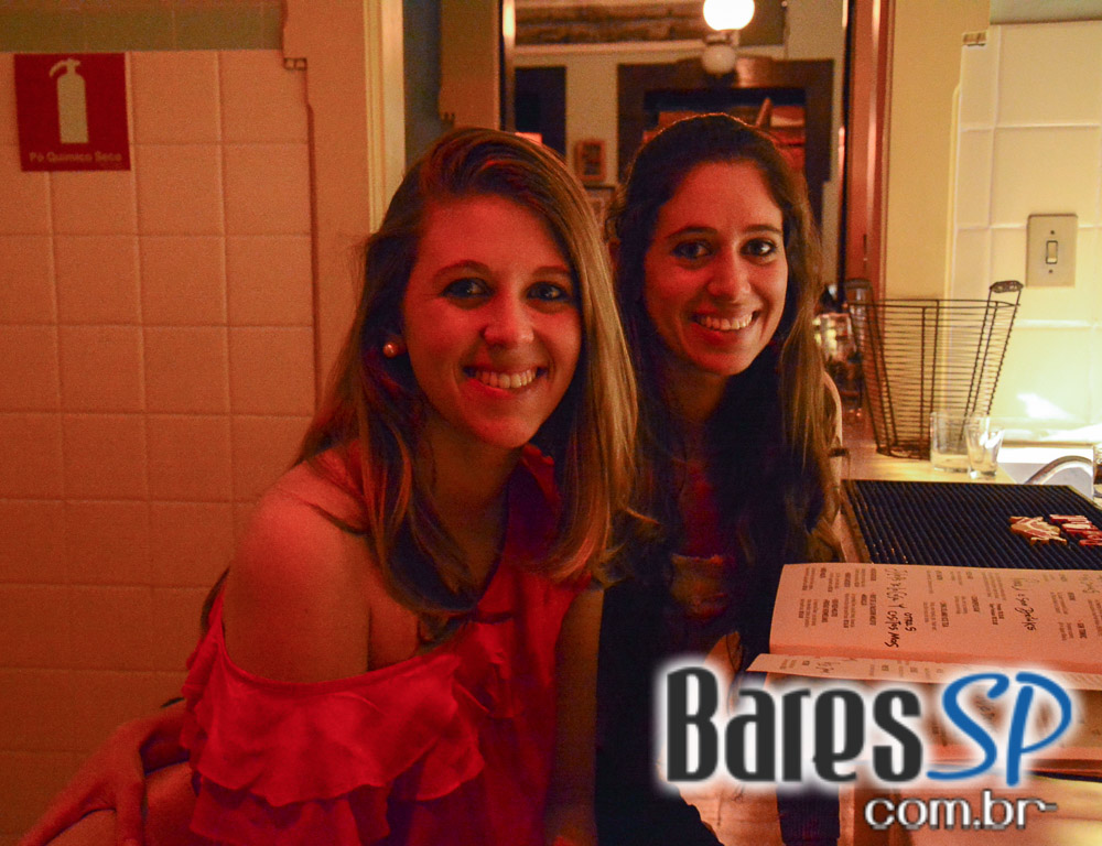 Drosophyla Bar ofereceu happy hour descontraído que animou a noite de sexta-feira Drosophyla Bar ofereceu happy hour descontraído que animou a noite de sexta-feira