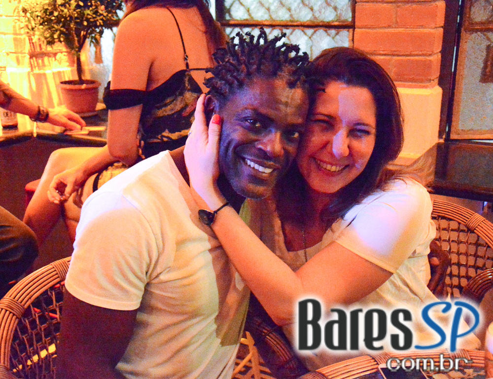 Drosophyla Bar ofereceu happy hour descontraído que animou a noite de sexta-feira Drosophyla Bar ofereceu happy hour descontraído que animou a noite de sexta-feira