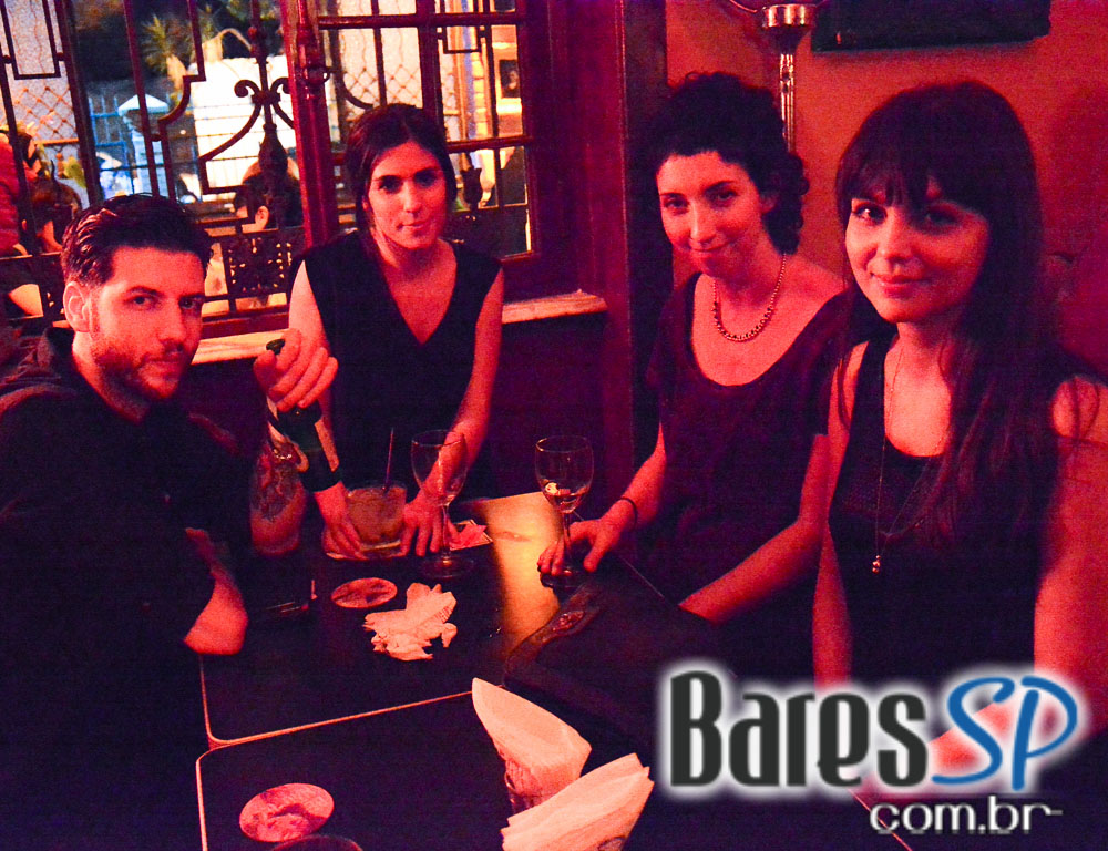 Drosophyla Bar ofereceu happy hour descontraído que animou a noite de sexta-feira Drosophyla Bar ofereceu happy hour descontraído que animou a noite de sexta-feira