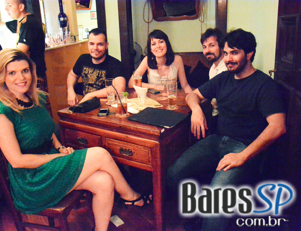 Drosophyla Bar ofereceu happy hour descontraído que animou a noite de sexta-feira Drosophyla Bar ofereceu happy hour descontraído que animou a noite de sexta-feira