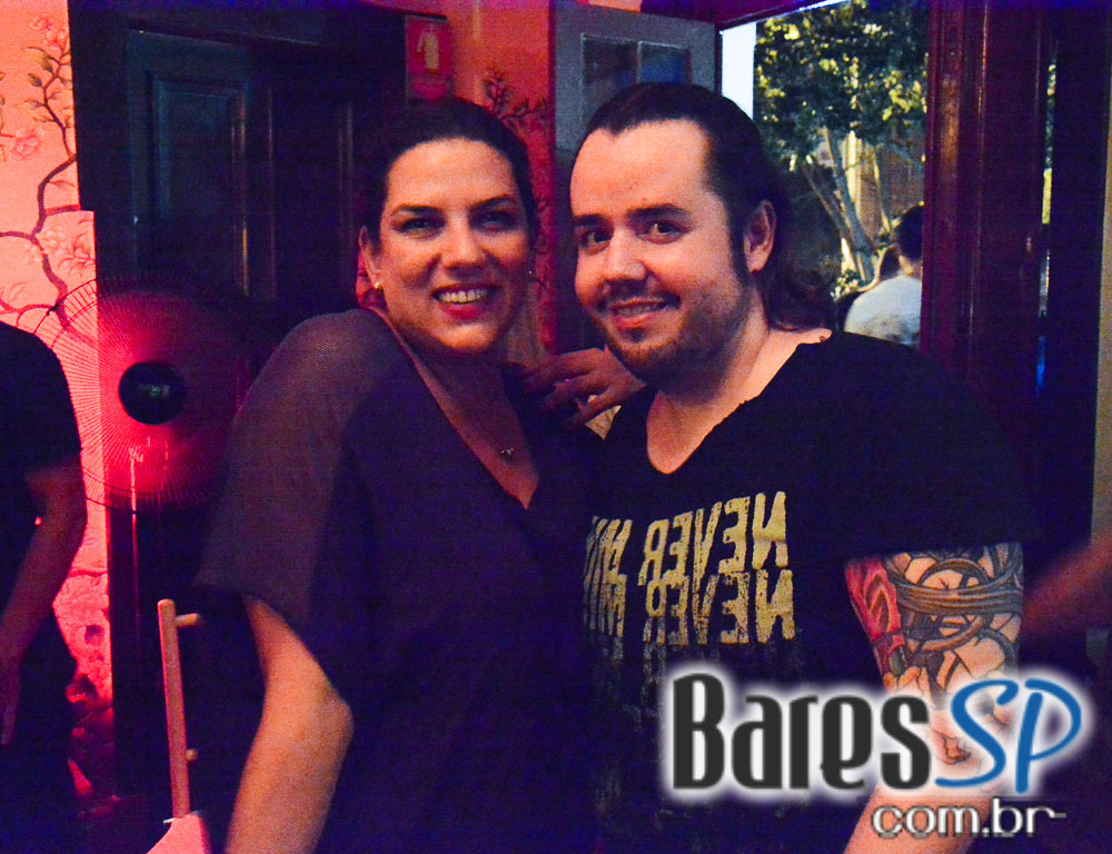 Drosophyla Bar ofereceu happy hour descontraído que animou a noite de sexta-feira Drosophyla Bar ofereceu happy hour descontraído que animou a noite de sexta-feira