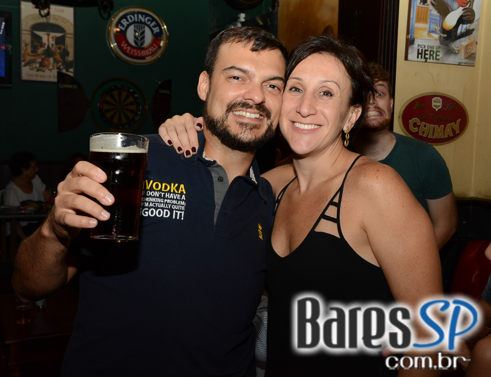 All Black embalou a noite com o melhor do pop rock nacional e internacional com a banda Remake All Black embalou a noite com o melhor do pop rock nacional e internacional com a banda Remake