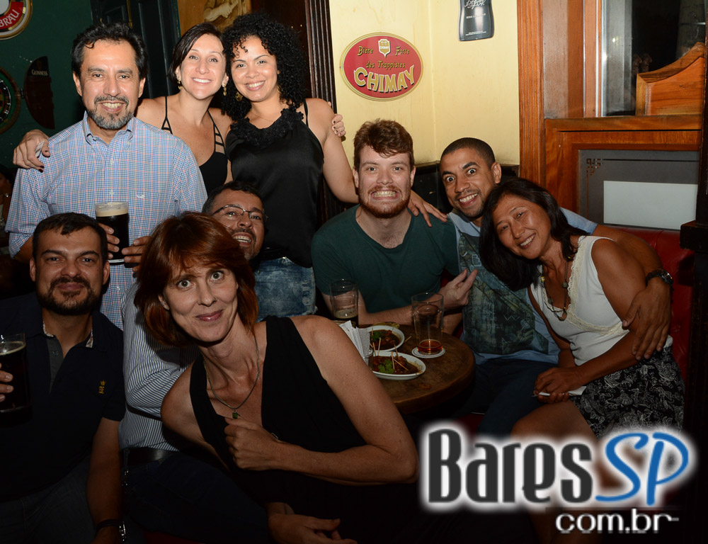 All Black embalou a noite com o melhor do pop rock nacional e internacional com a banda Remake All Black embalou a noite com o melhor do pop rock nacional e internacional com a banda Remake