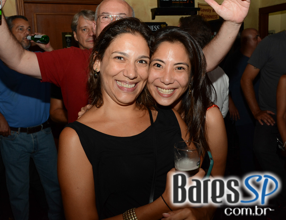 All Black embalou a noite com o melhor do pop rock nacional e internacional com a banda Remake All Black embalou a noite com o melhor do pop rock nacional e internacional com a banda Remake