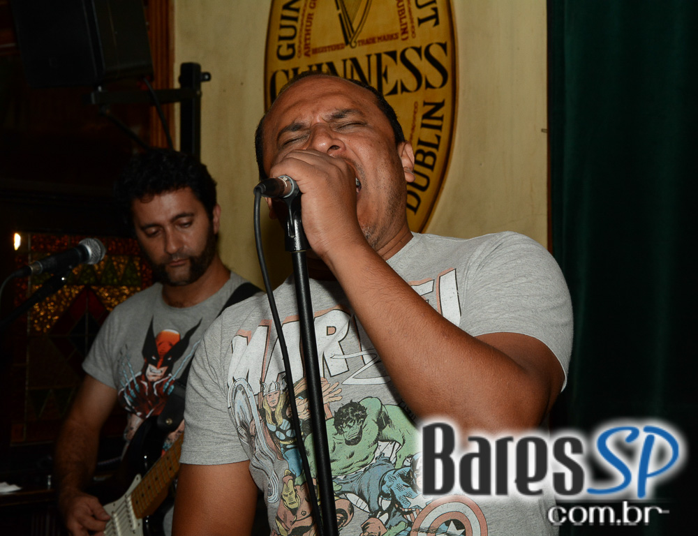 All Black embalou a noite com o melhor do pop rock nacional e internacional com a banda Remake All Black embalou a noite com o melhor do pop rock nacional e internacional com a banda Remake