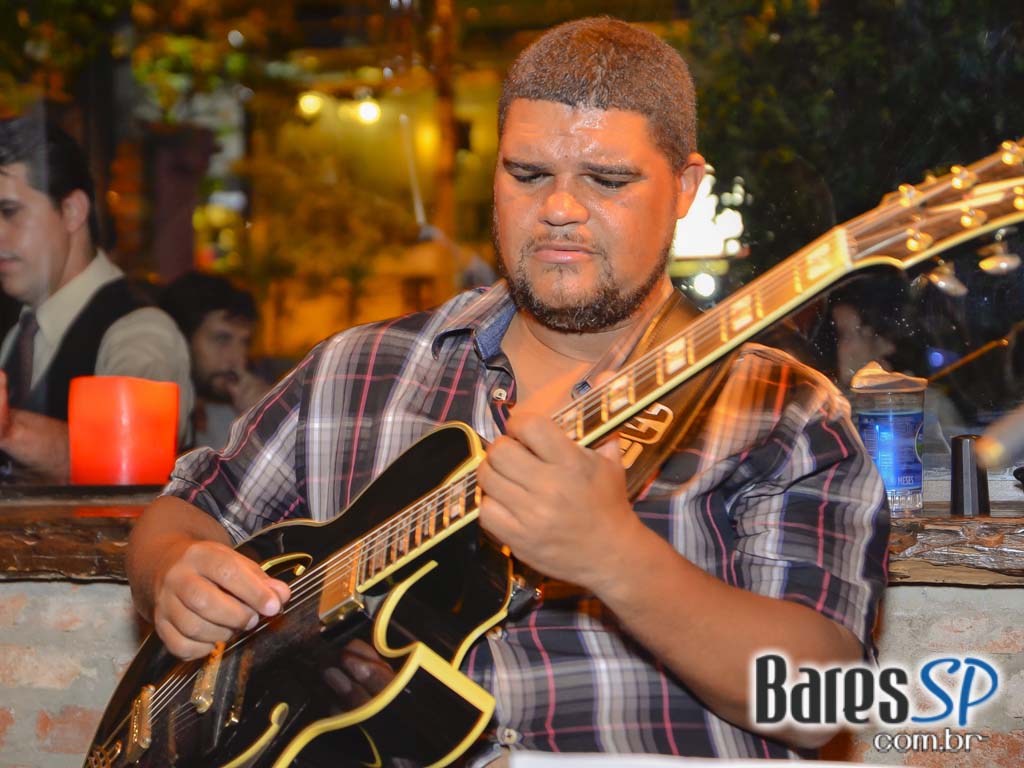 Les Serges se apresentou nesta quinta-feira no palco do Madeleine Les Serges se apresentou nesta quinta-feira no palco do Madeleine