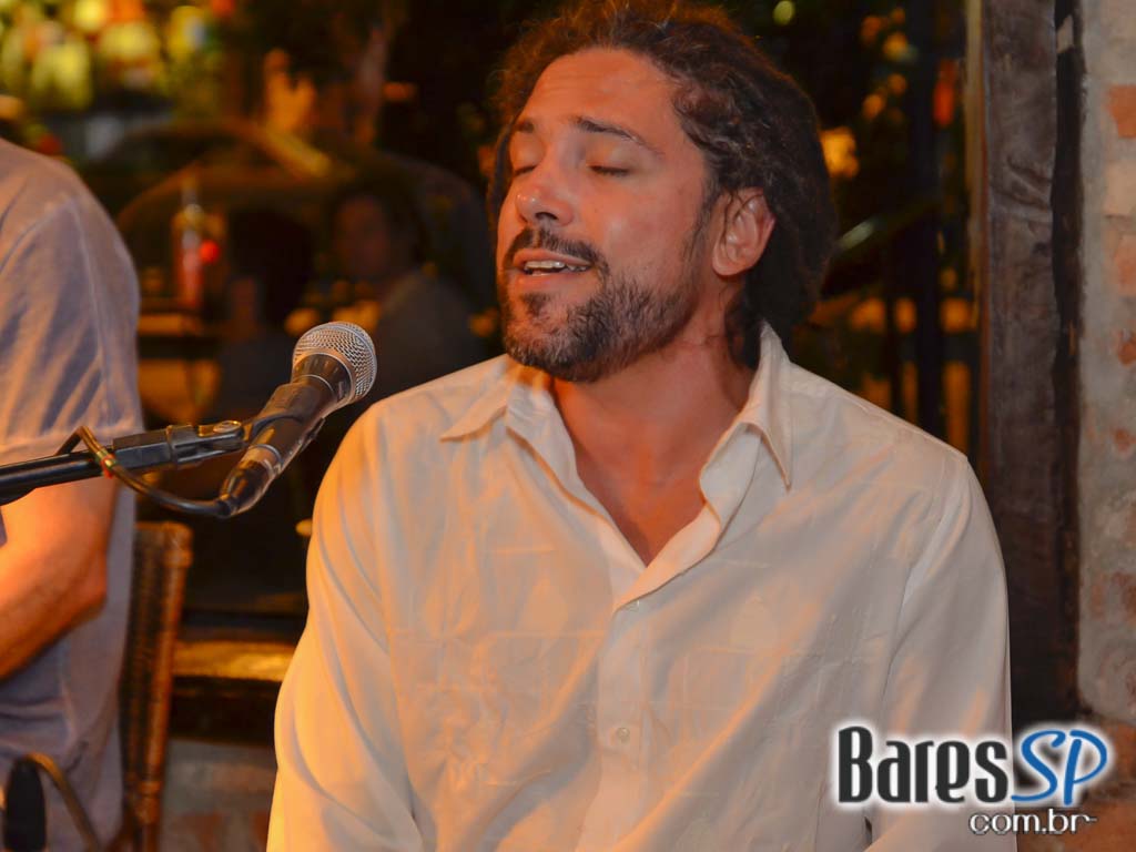 Les Serges se apresentou nesta quinta-feira no palco do Madeleine Les Serges se apresentou nesta quinta-feira no palco do Madeleine