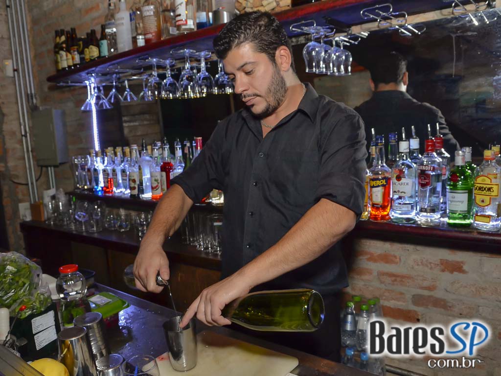 Les Serges se apresentou nesta quinta-feira no palco do Madeleine Les Serges se apresentou nesta quinta-feira no palco do Madeleine