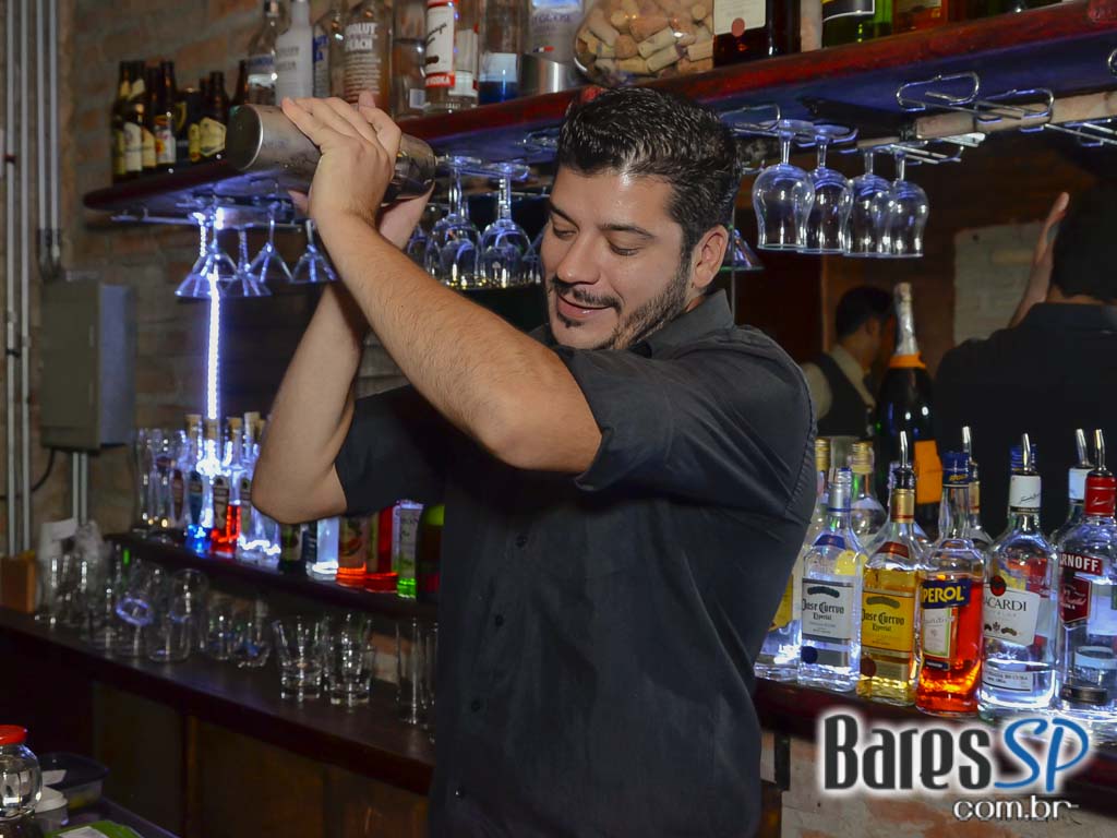 Les Serges se apresentou nesta quinta-feira no palco do Madeleine Les Serges se apresentou nesta quinta-feira no palco do Madeleine