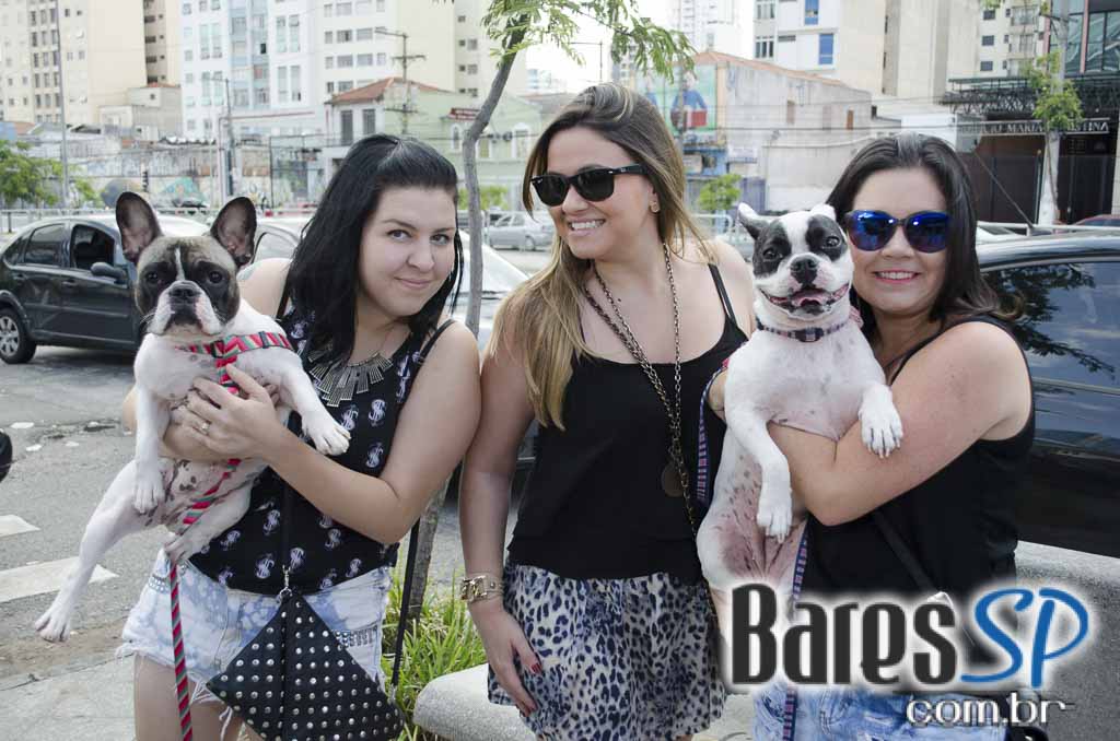 Casa 92 recebeu a festa da cachorra Estopinha em comemoração aos 2 milhões de fãs no Facebook Casa 92 recebeu a festa da cachorra Estopinha em comemoração aos 2 milhões de fãs no Facebook